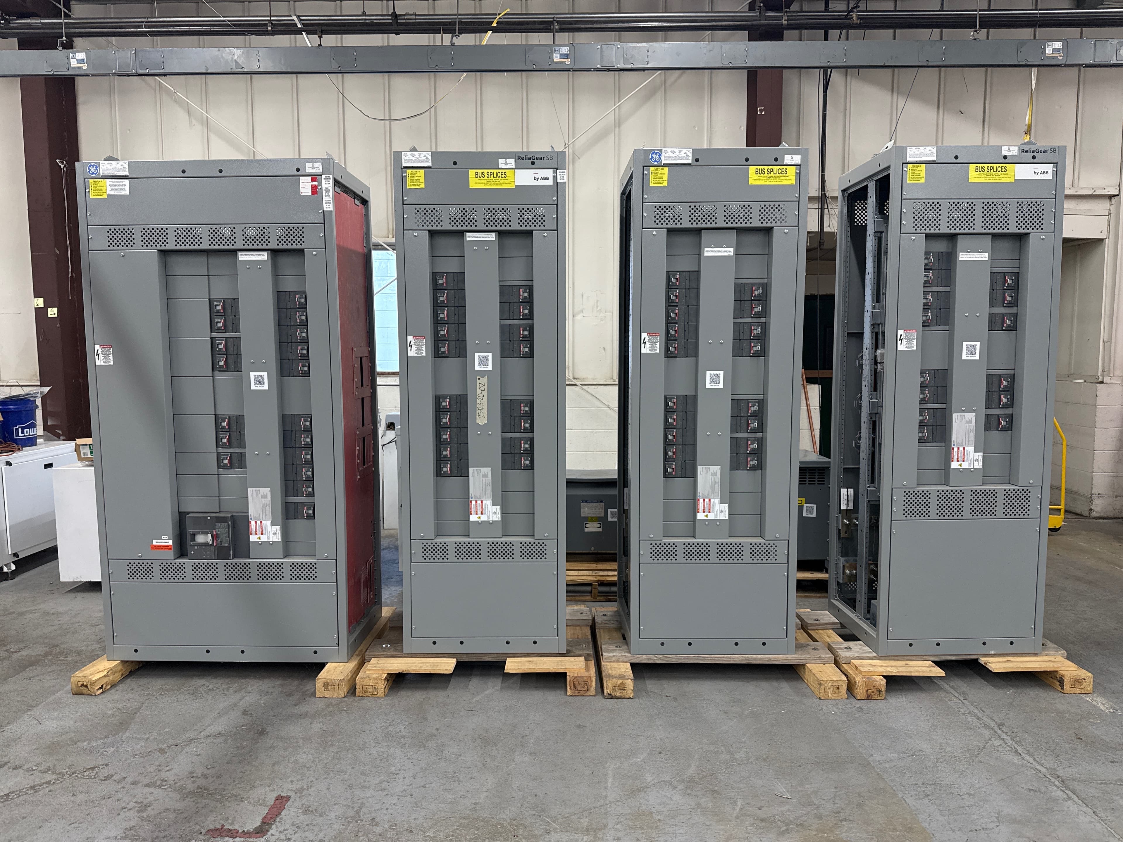GE, 1000 AMP, 480/277 VOLTS, 4 SECTIONS hero photo