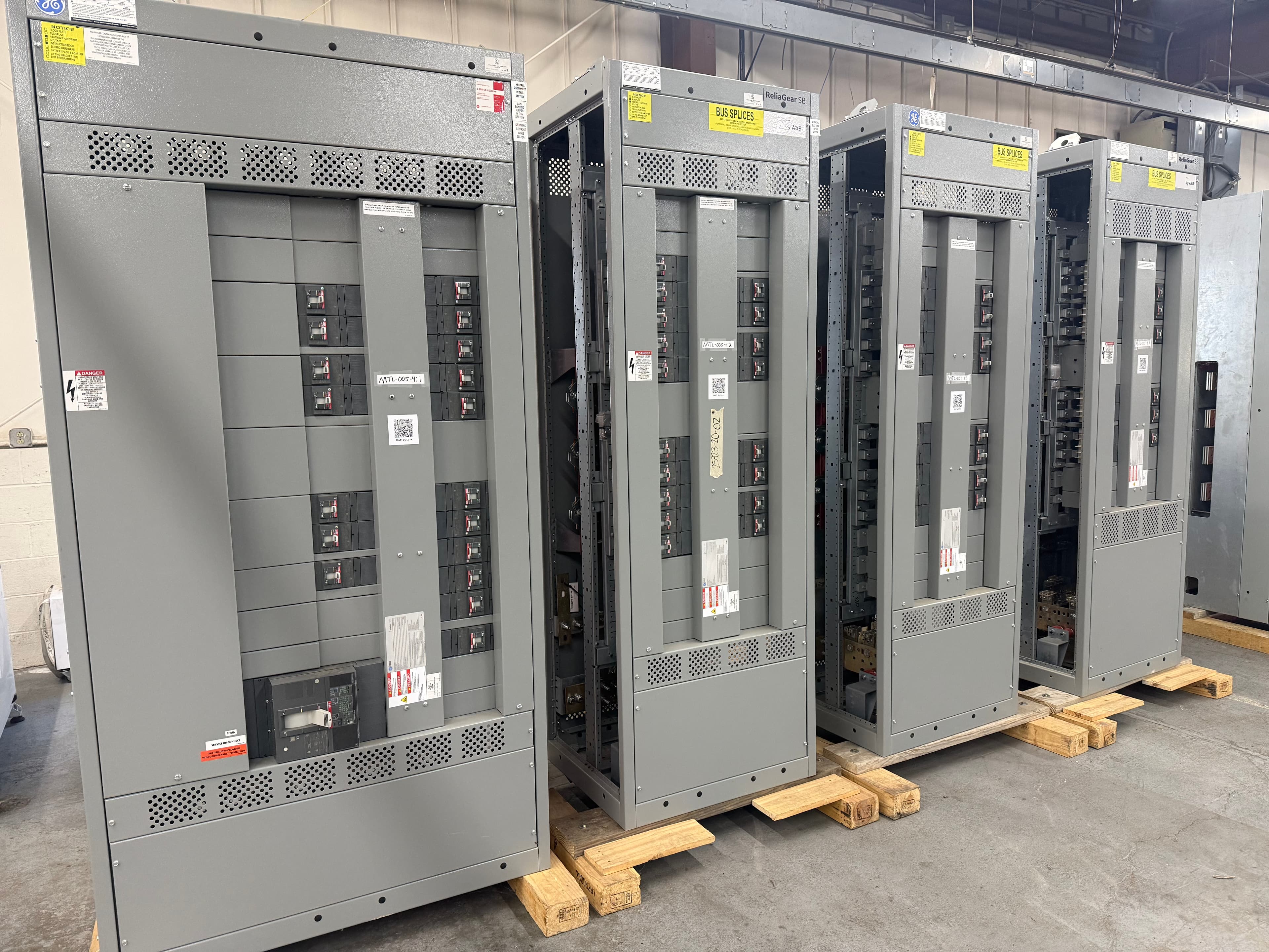 GE, 1000 AMP, 480/277 VOLTS, 4 SECTIONS second photo