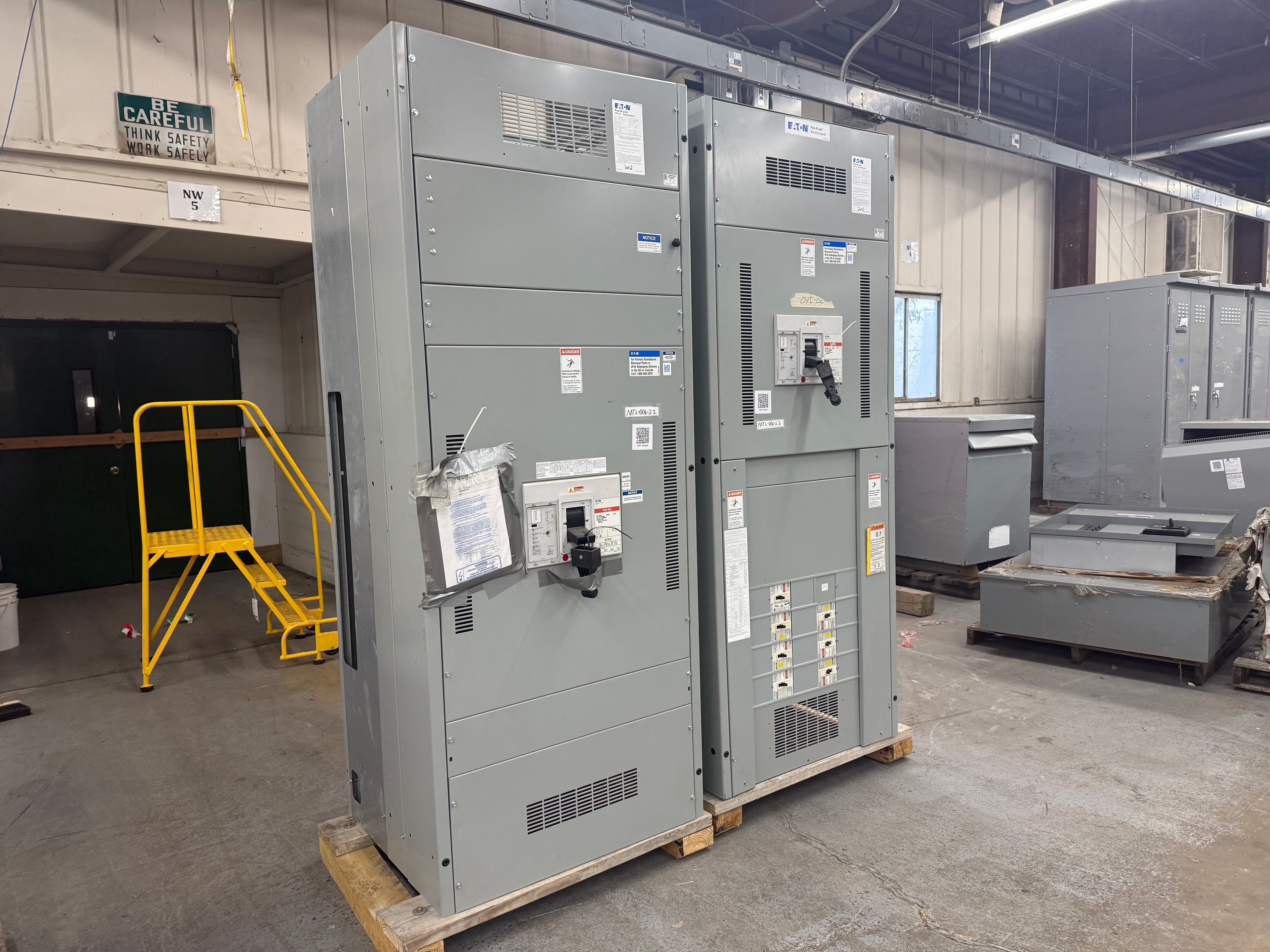 EATON, 2500 AMP, 480Y/277 VOLTS, 2 SECTIONS second photo