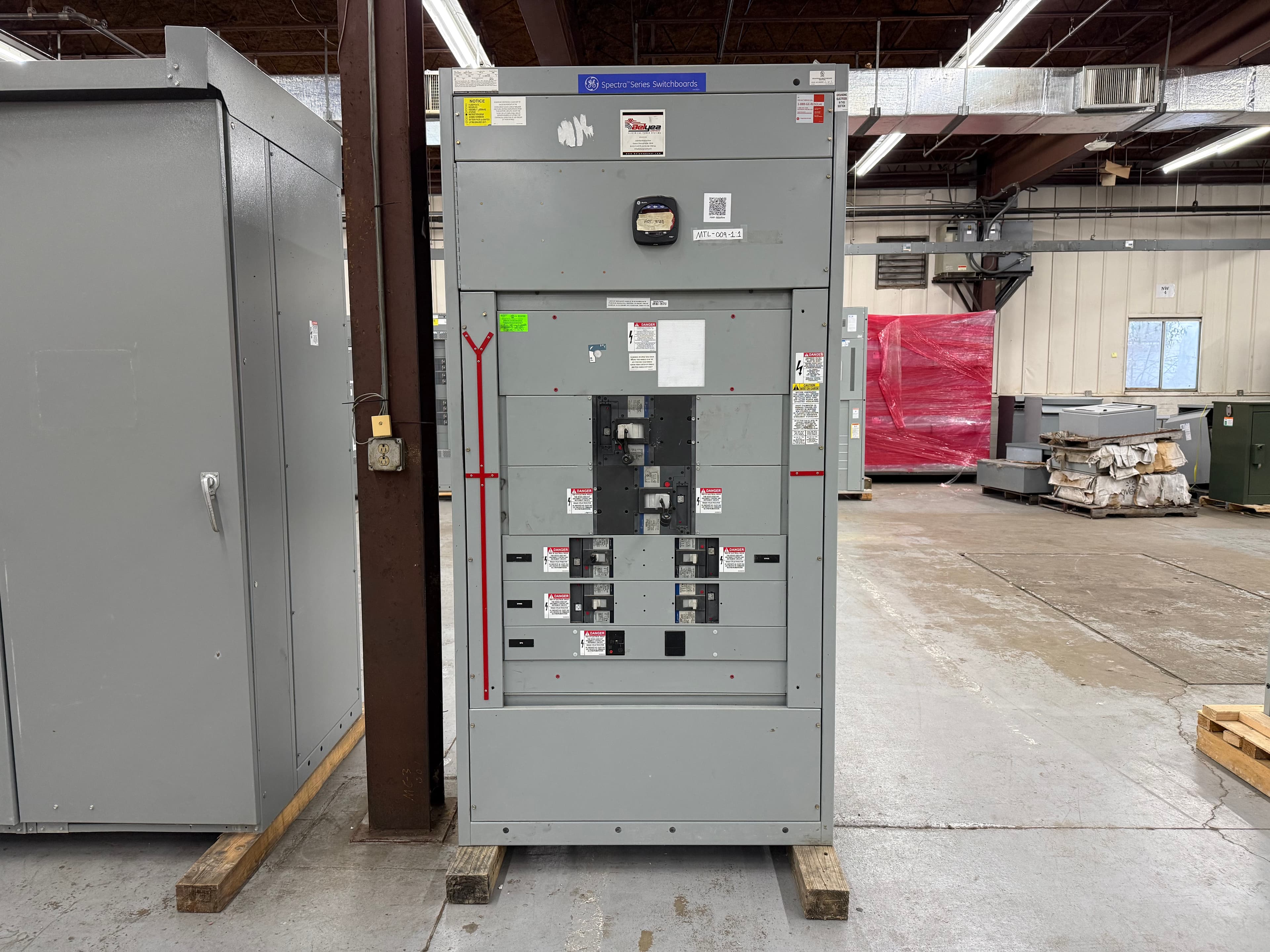GE, 1600 AMP, 208Y/120 VOLTS, 1 SECTION hero photo